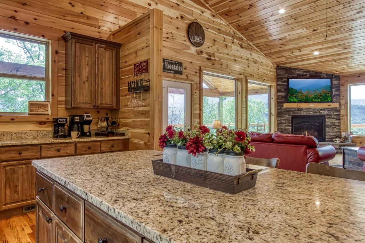 Brand New Build 5 Bedroom, 5 Bath With 4,000 Sq Ft With Mountain View Cabin Gatlinburg Exterior photo