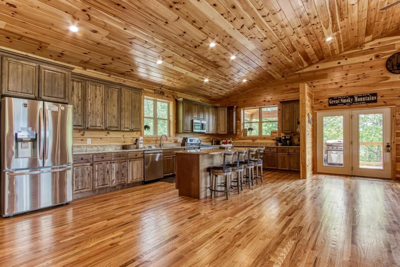 Brand New Build 5 Bedroom, 5 Bath With 4,000 Sq Ft With Mountain View Cabin Gatlinburg Exterior photo